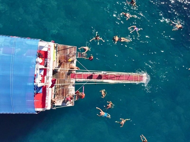Kemer Tatiline Sığan Bir Ada Günü