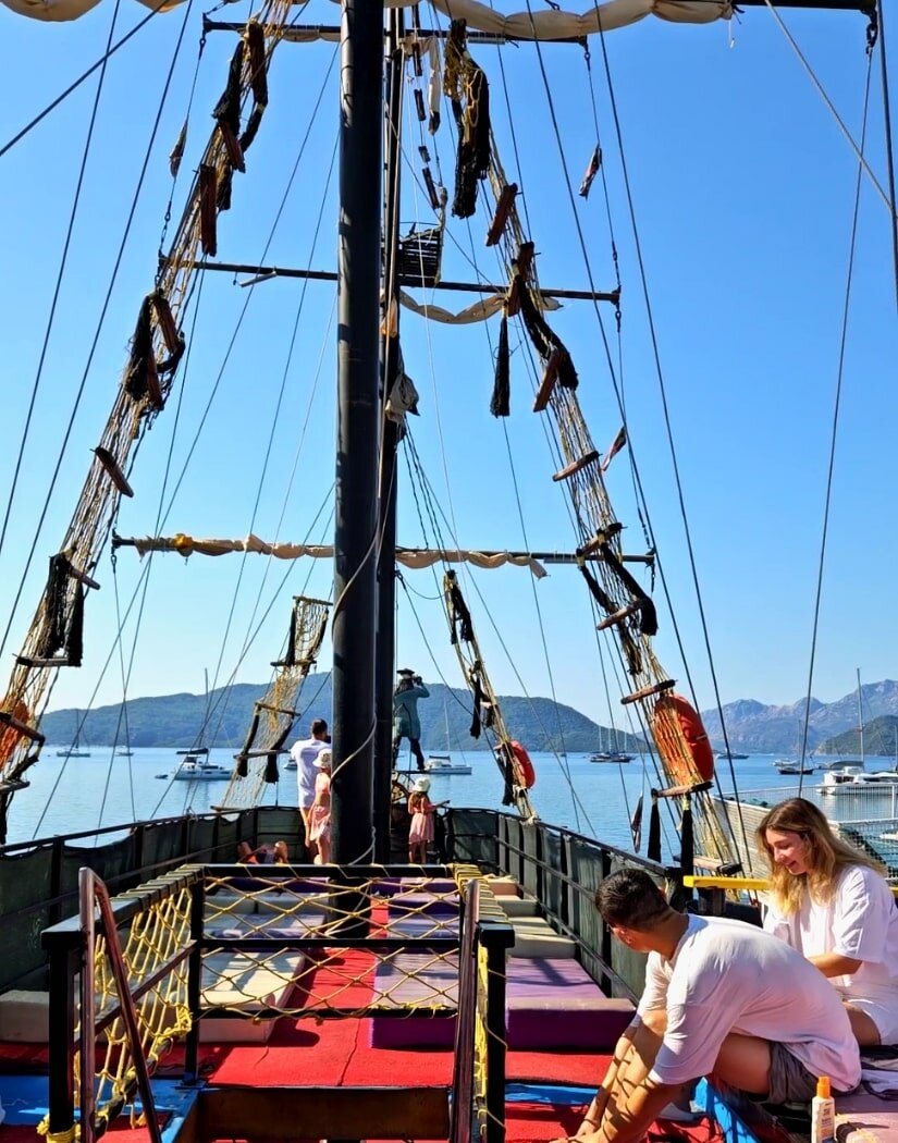Marmaris Mamma Mia Korsan Tekne Turu