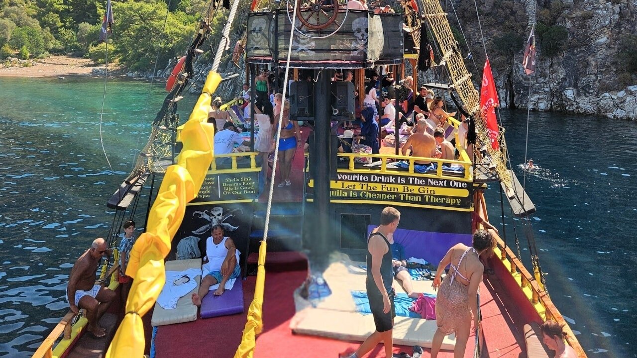 Marmaris Mamma Mia Korsan Tekne Turu
