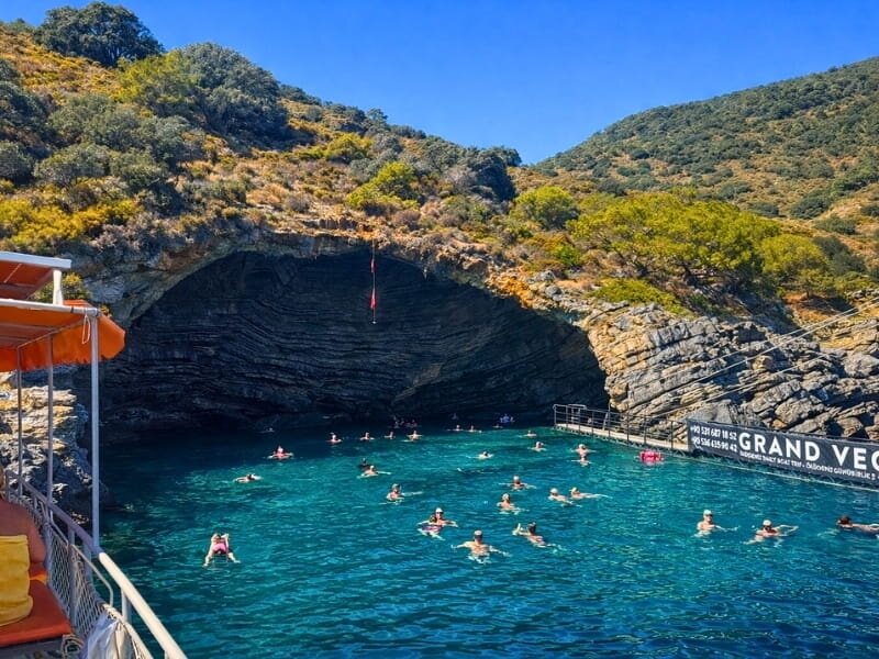 Mavi Mağara (hava koşullarına bağlı)