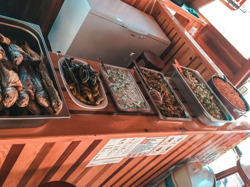 Suluada Sofrası: Balık, Spagetti, Salata